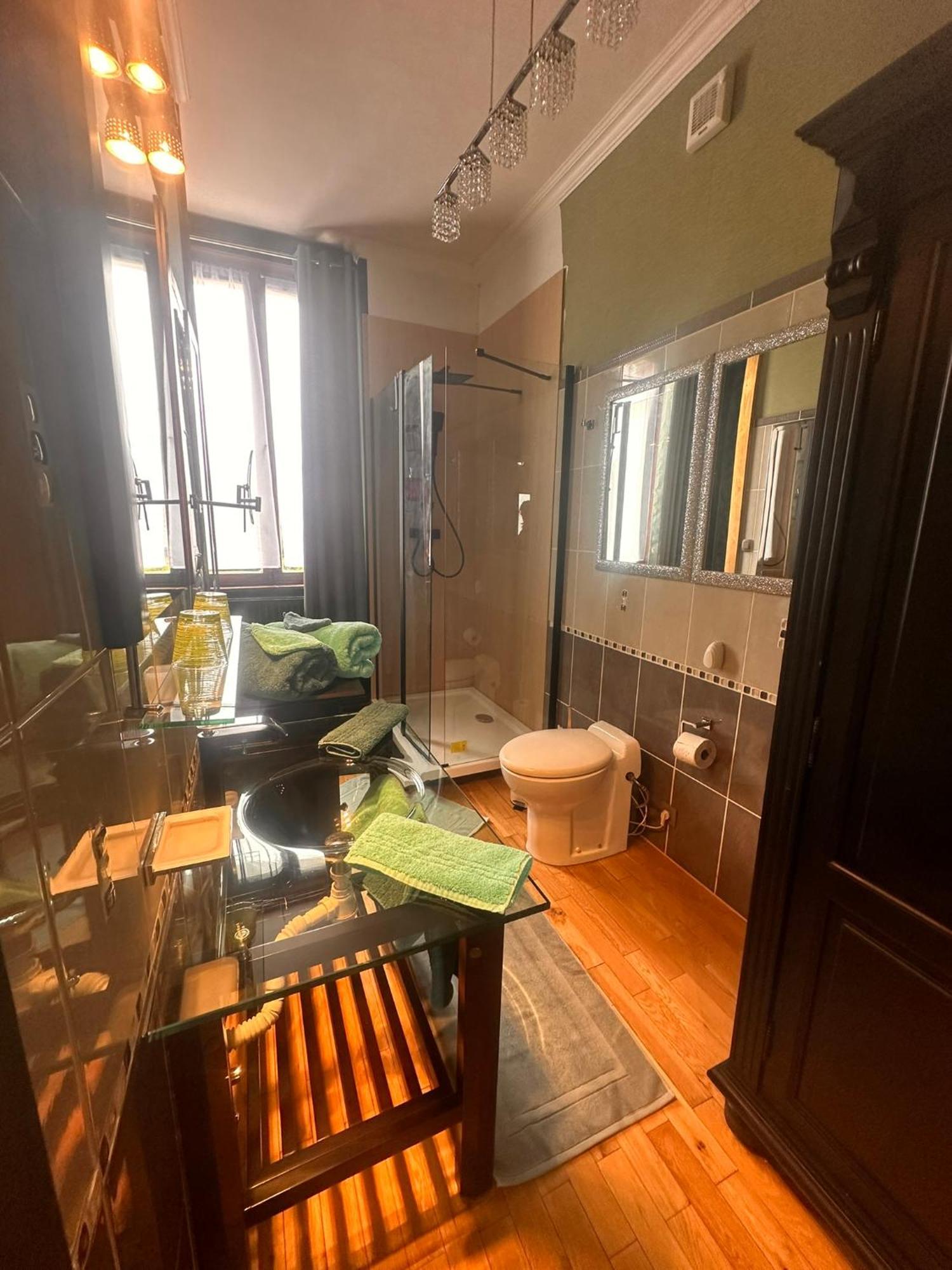 Le Chateau De Frankie Spas-Saunas Grand-Reng Eksteriør bilde